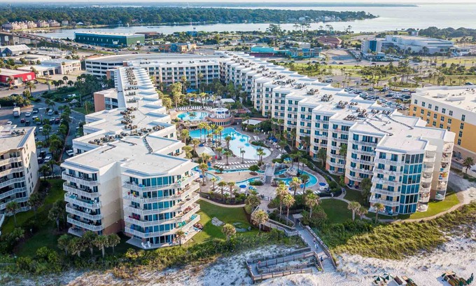 Fort Walton Beach Condominio | Waterscape by Southern Vacation Rentals