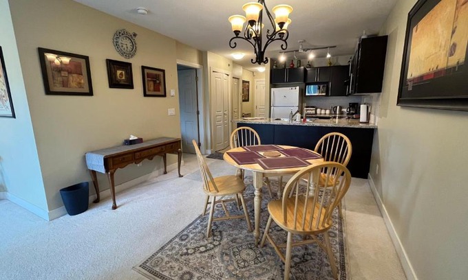 North End Apartamento | WATERSCAPES RESORT KELOWNA 2 FULL BEDROOMS SUITE VACATION RENTALS, SHORT TERM RENTALS.