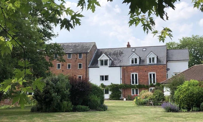 Dereham Apartamento | Waterside Apartment Beautiful Mill Conversion in Rural Norfolk