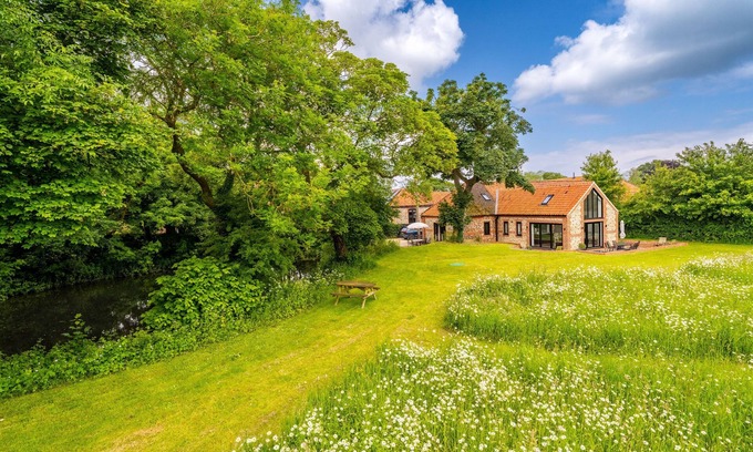 Fakenham Casa | Waterside Barn, Binham, Norfolk
