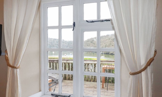 Truro Cabaña | Waterside Cottage
