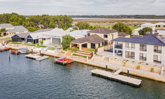 Geographe Casa | Waterside on Lanyard