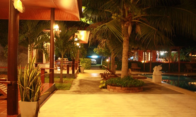 Pranburi Hotel | Waterside Resort