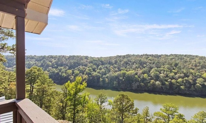Centerville Casa | *MAY SPECIAL* Waterview 3 bedroom/2.5 bath house on Piney Narrows. Pet-friendly