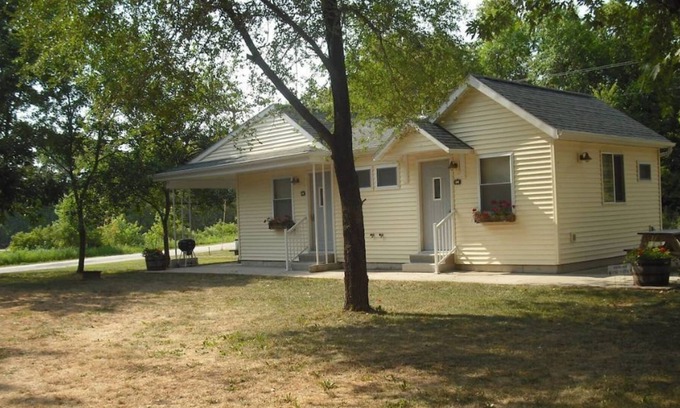 Trempealeau Apartamento | Waterview Cottage 1 on Lake Road