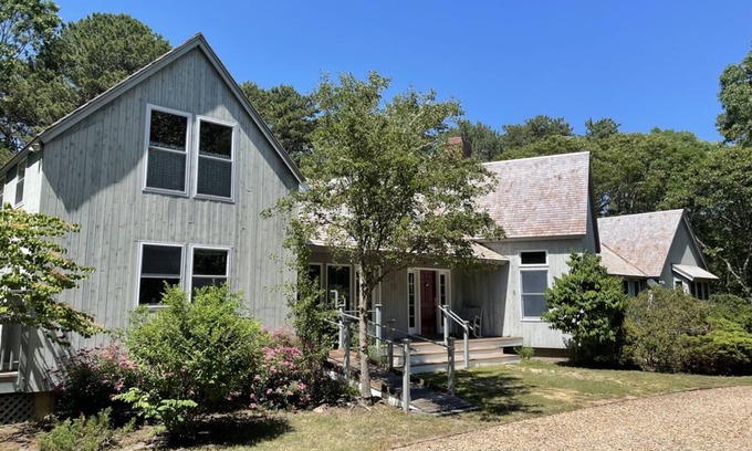 Oak Bluffs Casa | Waterview Farm Contemporary Island Home Walk to Beach and Farm Neck Golf Club
