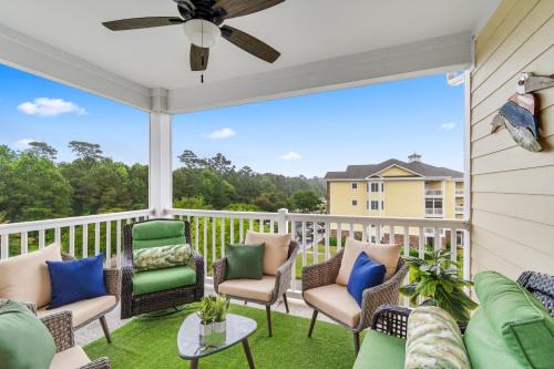 Central Myrtle Beach Apartamento | Waterview Golf Hideaway with 5 bds, Modern Design by myBeach Vacation Rentals