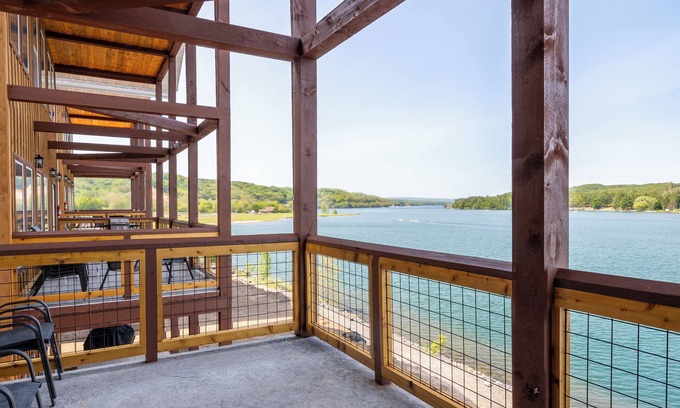 Houghton Cabina | Waterview Trail Sauna Cabin 15B