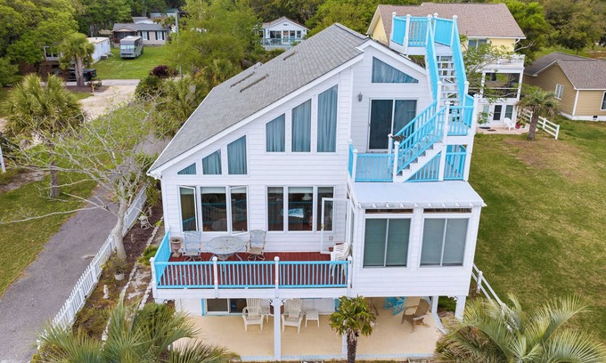 Ocean Isle Beach Casa | Waterway Escape located on the Intracoastal Waterway. Boating, fishing, Golfing.