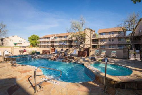 New Braunfels Casa | Waterwheel Hideaway - Cozy Condo for 6 with Resort-style Amenities