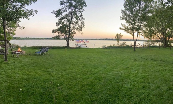Meeker County Cabina | Watkins Lake House With large Lot and Dock
