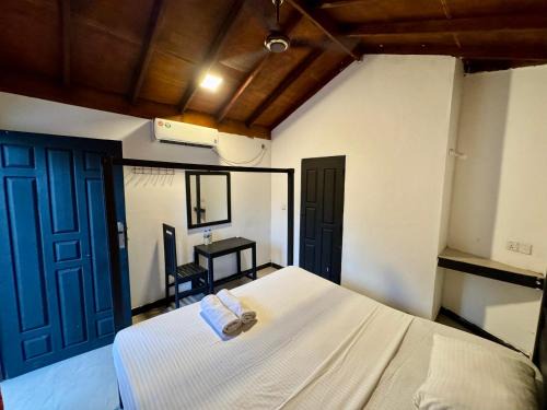 Pottuvil Division 2 Hotel | Wave Beach Cabana