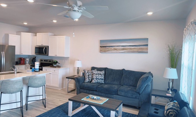 Gulf Breeze Casa | Wave of gold Close to beaches 3 bedrooms clean Beautiful Brand New townhome