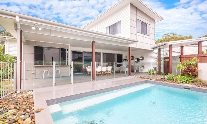 Woorim Casa | WAVE WHISPERER RETREAT
