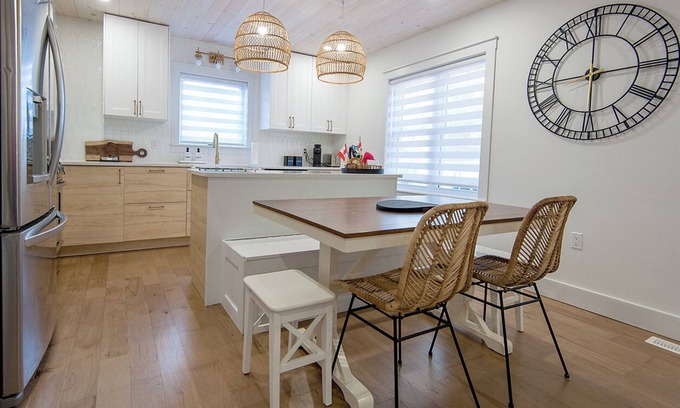Kingsville Casa | WaveCrest Cottage -KINGSVILLE - Premium Comfort