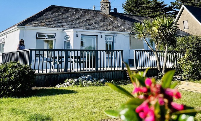 Garryvoe Casa | Wavecrest Holiday Cottage