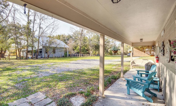 Waveland Cabaña | Waveland Retreat w/ Yard: Walkable Location