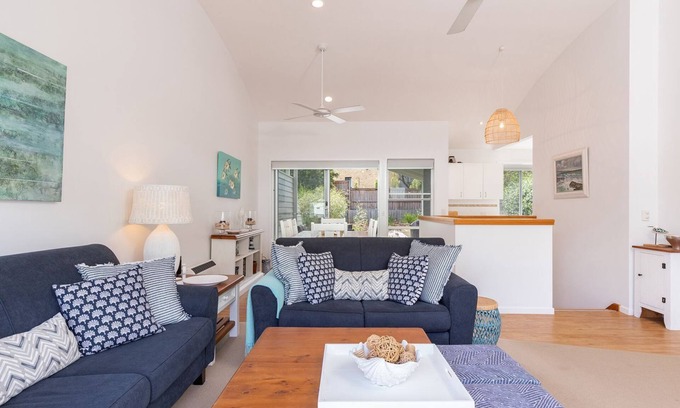Boomerang Beach Casa | Waverider 1- Close to the beautiful Boomerang Beach