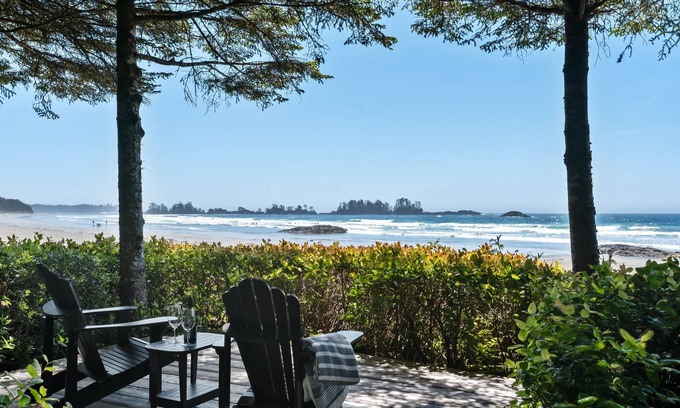 Tofino Casa | Waves End-Directly on Chesterman, Hot Tub, OD shower