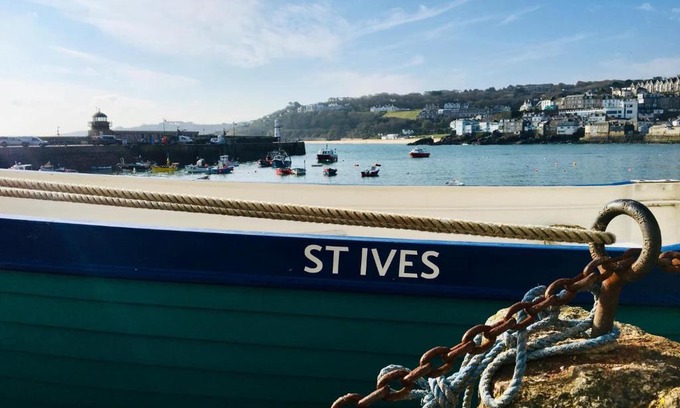 St Ives Casa | Waves End, St Ives, Hot tub and Parking