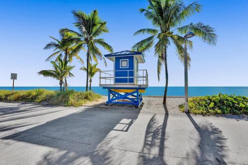 North Beach Apartamento | Waves On Desoto Rental Unit With Pool