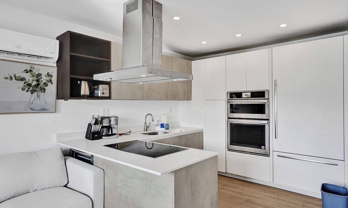 North Beach Apartamento | Waves on Walnut