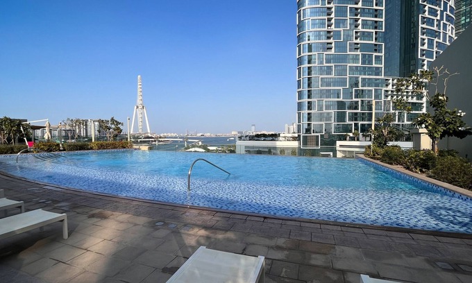 Dubai Marina Apartamento | Waves - Spectacular Seaside Retreat Apt With Views