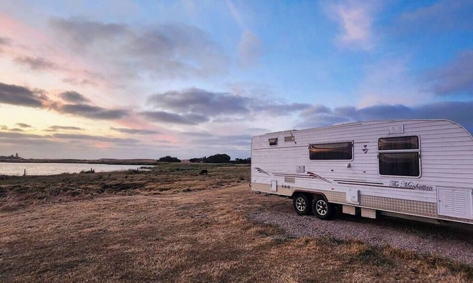Bonney Casa | Waves & Whimsy: Pet Friendly Lakefront Caravan Stay at Coorong Island