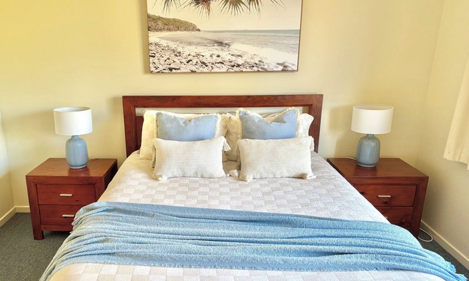Normanville Casa | Waves & Whispers at Normanville. Beachside home.