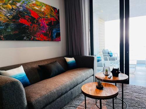 Redhill Apartamento | Wavescape Surfers Lookout Stay