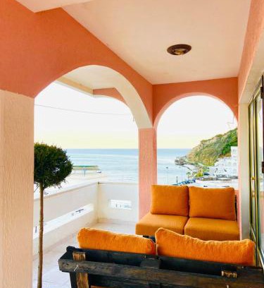 Gjerana Apartamento | Waveside View
