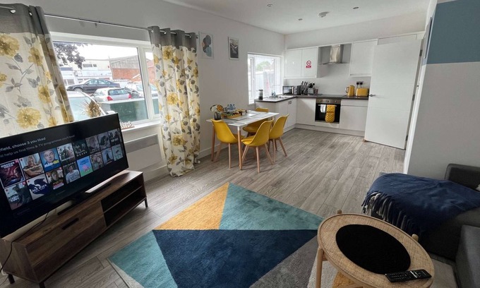 Swindon Apartamento | Wayfield Serviced Apartment - 2 bedrooms, Free WIFI, Netflix & Parking