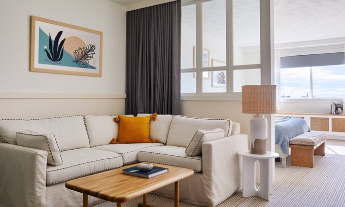 Newport Hotel | Wayfinder Newport