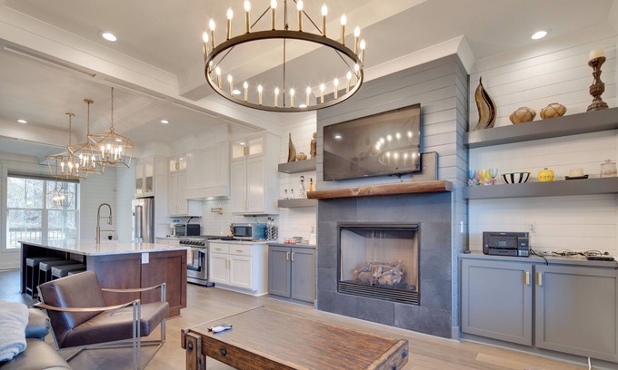 Clyde Casa | Waynesville House: Fire Pit + Mountain Views!