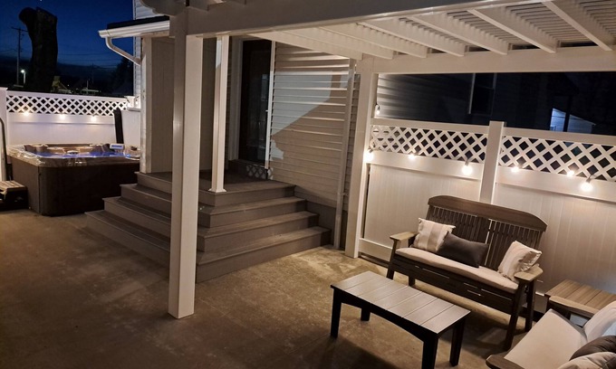 Columbiana Casa | Wayside Getaway with cozy patio & private hot tub!