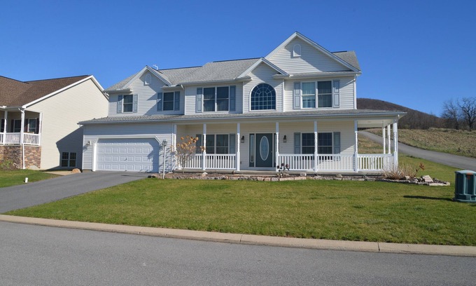 Lemont Casa | Somos ... muy cerca de todo en State College!
