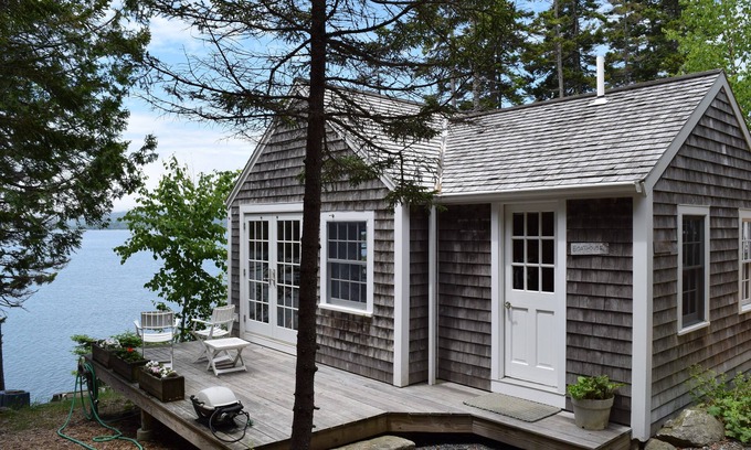 Seal Cove Cabaña | The Boat House (o "Honeymoon Suite") en el borde del agua de Blue Hill Bay, MDI