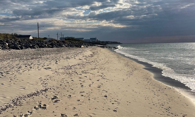 Culloden Shores Casa | Walk to everything! Dogs welcome with pre approval. Weekly discount for August