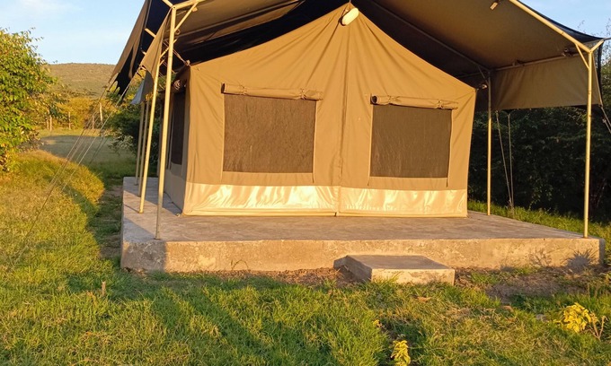 Ololaimutiek Cabaña | we we are located at maasaimara 1.5 km from the main entrance