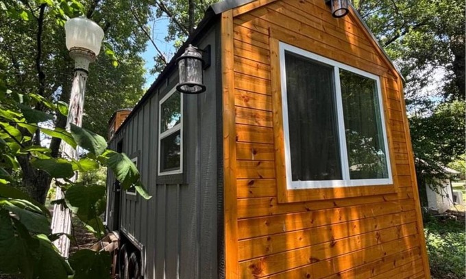 Azle Casa | Weatherford Tiny Home with AC and WiFi near Winery, Lake and antique shops!!