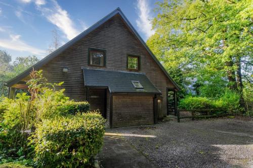 Farley Casa | Weaver, woodland lodge with hot tub for 12