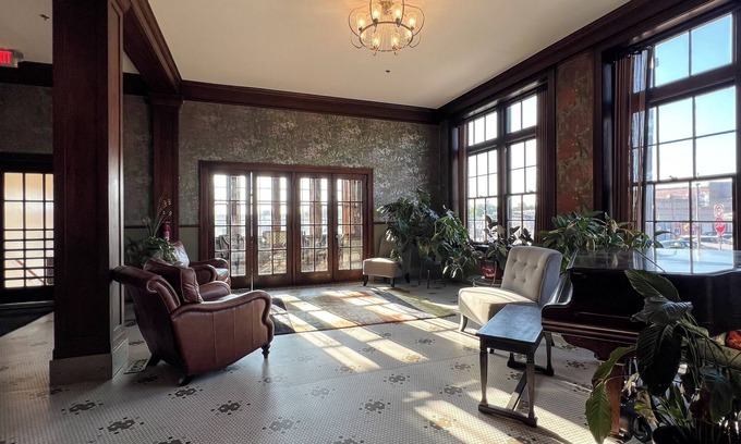 Hartington Casa | Wedding wing at the Historic Hotel Hartington downtown!