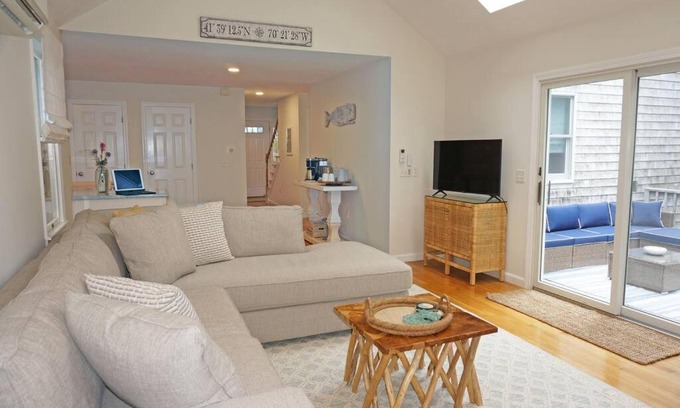 Centerville Casa | Wedgewood Cottage
