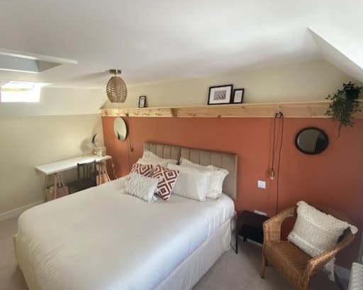 Penpont Casa | Wee Cottage - Super King bed!