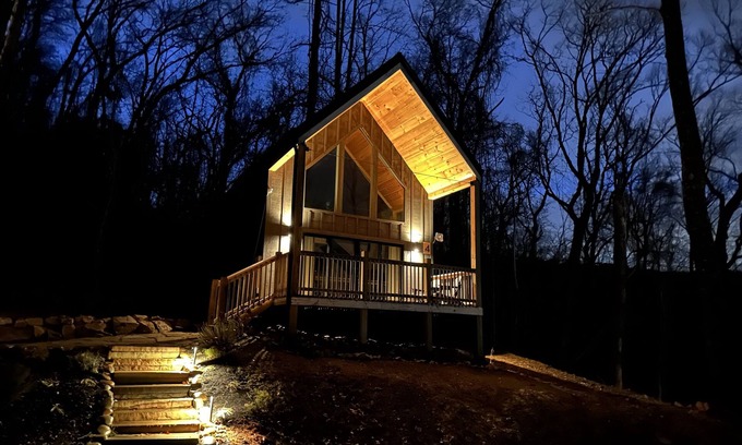 Gatlinburg - Pigeon Forge Cabaña | Weekday Special as Low as $99 - 4