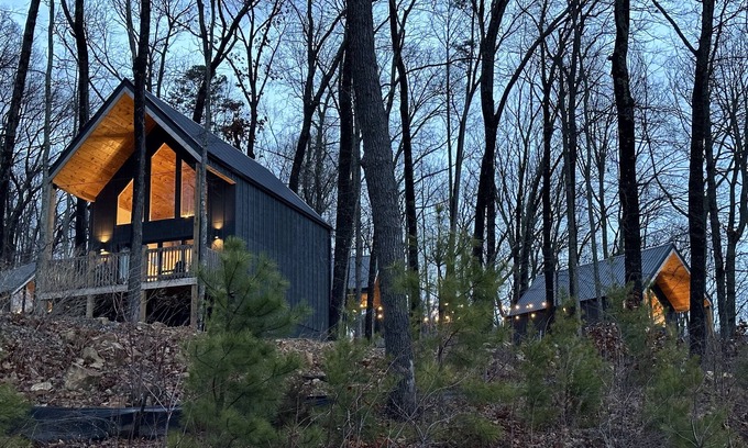 Gatlinburg - Pigeon Forge Cabaña | Weekday Special as Low as $99 - 1