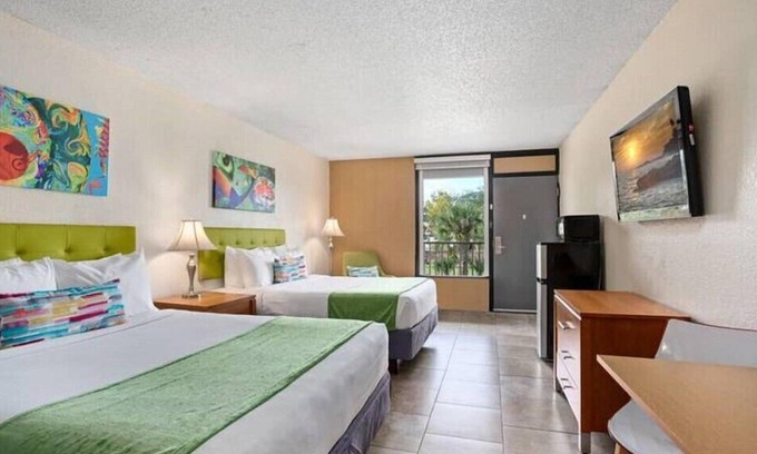 Historic Downtown Kissimmee Casa | Weekend Getaway Room w 2 DBL Beds in the Entertainment District