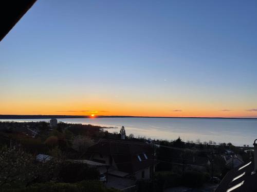 Balatonalmadi Casa | Weekend home with Lake Balaton panorama