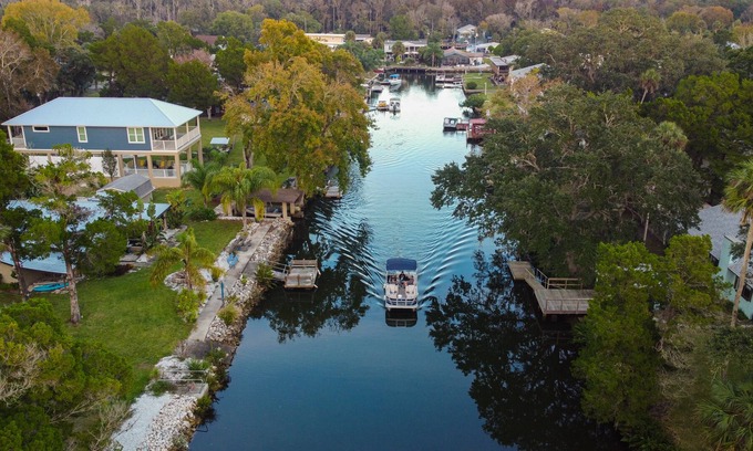 Weeki Wachee Gardens Casa | Weeki Wachee Fish Camp-Waterfront