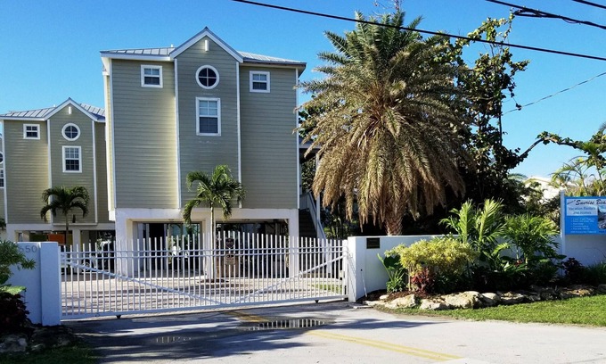 Cudjoe Key Casa | "ALQUILER SEMANAL" Florida Keys Pool & Waterfront Vacation Rental (108)